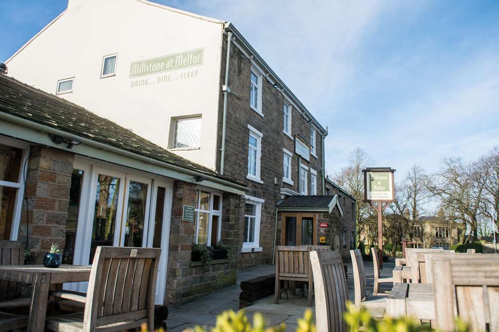 The Millstone, Mellor Hotel Blackburn  Exterior foto The Green Man, 2015