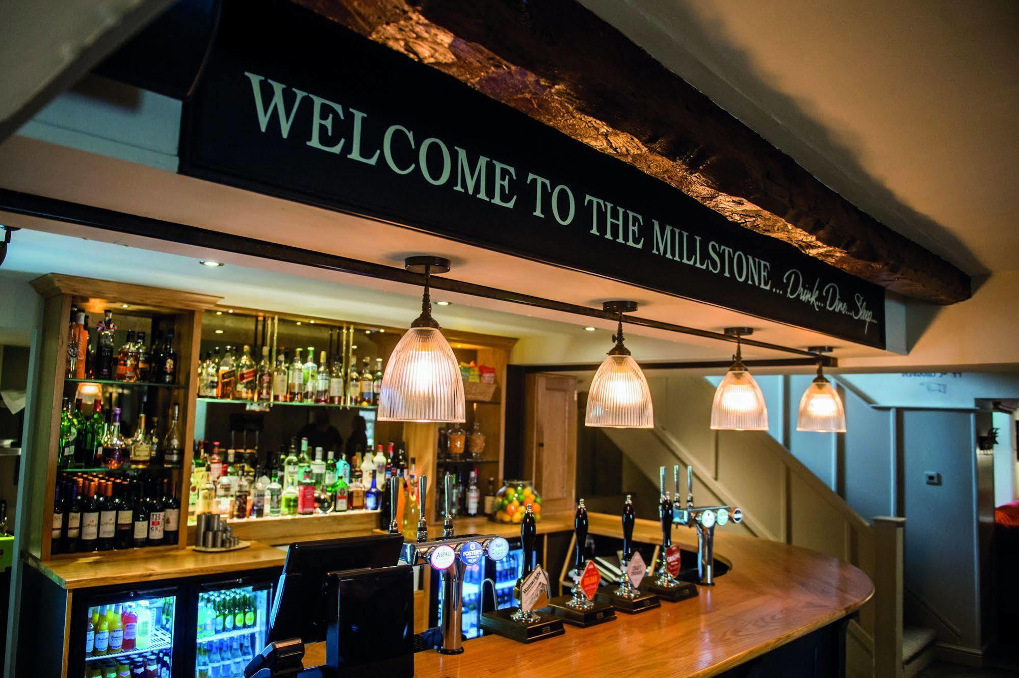 The Millstone, Mellor Hotel Blackburn  Exterior foto The Millstone Bar